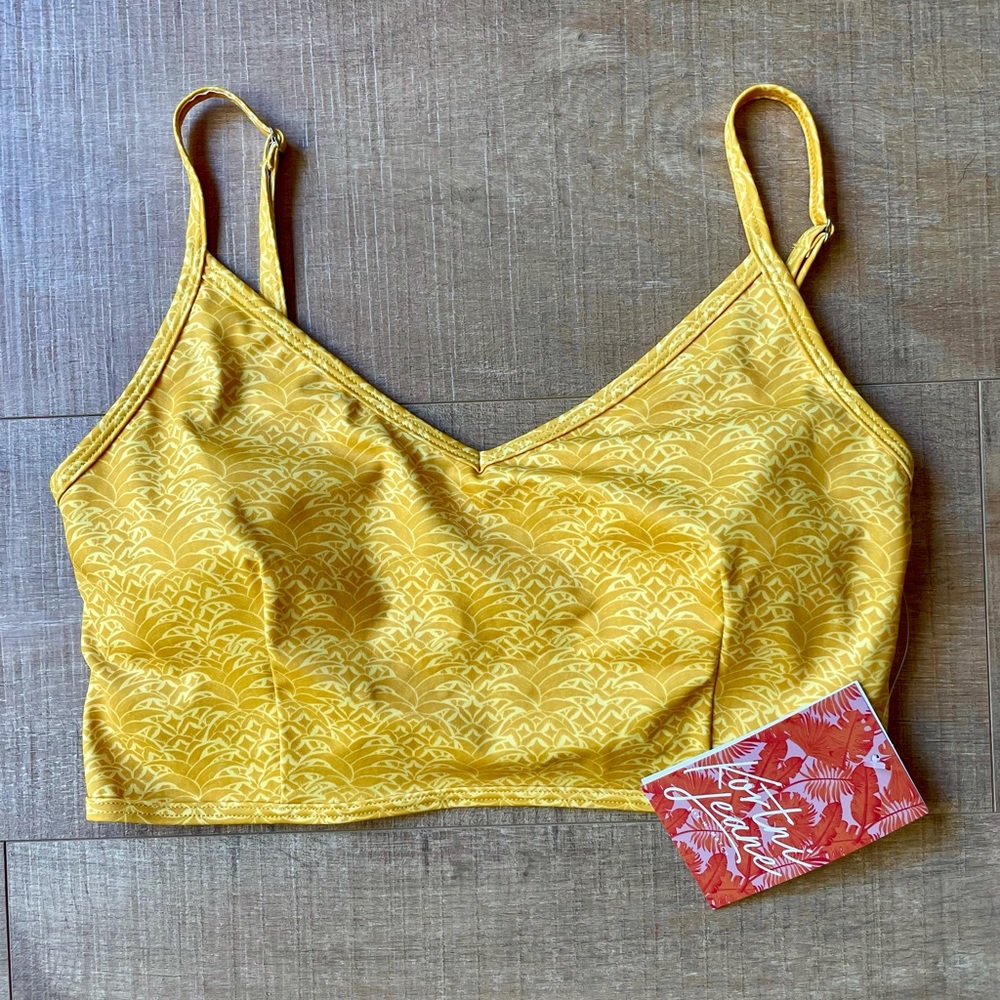 NWT Kortni Jeane Pineapple V’d Crop Top